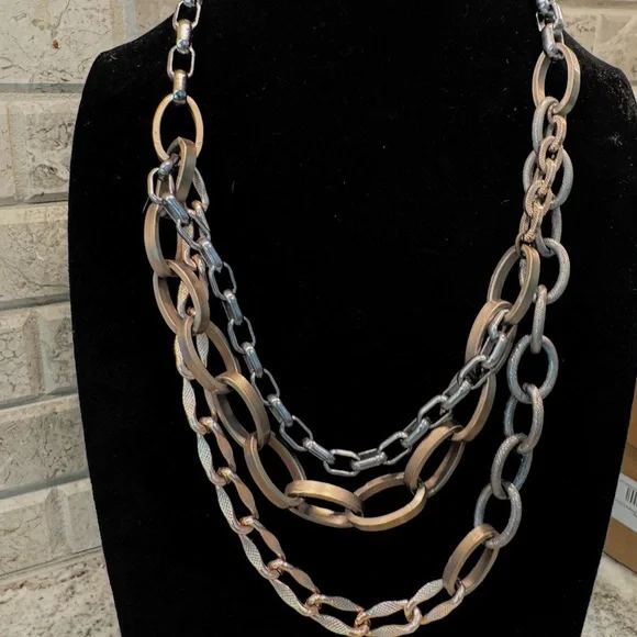 Edgy Layered Chain Link Chunky Necklace!✨ - Picture 5 of 5